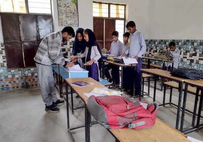 Over 3000 J&K govt schools have under 10 students: Minister