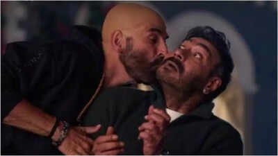 Akshay Kumar kisses Ajay Devgn in his birthday wish for the 'Singham' actor: 'Dosti itni purani...'