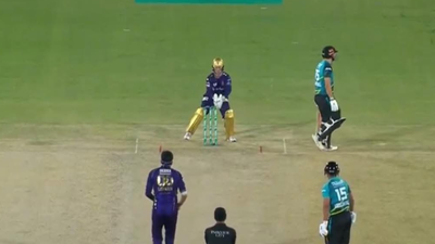 PSL drama over Usman Tariq pause (Screengrab) 'Batter has every right': Ashwin supports Daryl Mitchell after Usman Tariq's 'Pause' drama in PSL