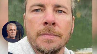 Dax Shepard revealed his initial animosity towards the late Eric Dane, stemming from a heated encounter at an AA meeting. Despite a rough start, their shared experiences of difficult upbringings and a lack of father figures forged a deep bond over two years. Shepard recounted how Dane eventually expressed affection, solidifying their friendship. Dax Shepard and Eric Dane's friendship had a rocky start: 'I thought he was a bit of a bully,' reveals 'The Ranch' star