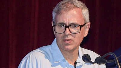 Omar refuses to cut 'Tricolour' ribbon, BJP says well done