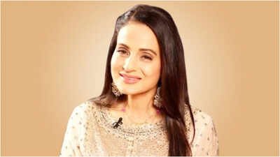 ‘Ye to Tara Singh ki amanat hai’: Ameesha Patel recalls how a crowd stopped Bobby Deol from hugging her during ‘Humraaz’ shoot