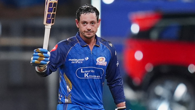 Why is Quinton de Kock not playing against Sunrisers Hyderabad in Mumbai?