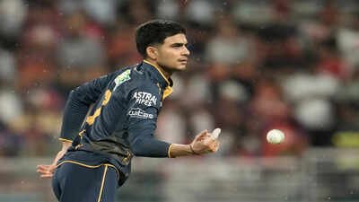 IPL 2026: Shubman Gill returns as Delhi Capitals opt to bowl first