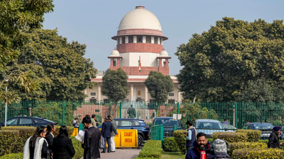 Can't have different DA hikes for staff and pensioners: Supreme Court