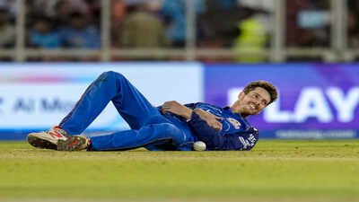 IPL 2026: Big blow for Mumbai Indians! Santner ruled out mid-season; MI rope in Maharaj