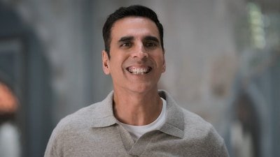 Akshay Kumar is returning to his vintage comedy style with Priyadarshan's Bhooth Bangla.