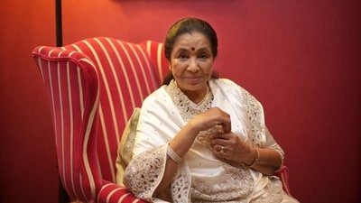 Asha Bhosle, the legendary singer, has died.
