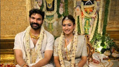 Bellamkonda Sreenivas gets married to Kavya Reddy.