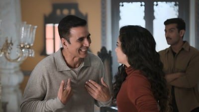 Bhooth Bangla worldwide box office collection day 2: Akshay Kumar and Mithila Palkar in a still from the Priyadarshan horror comedy.