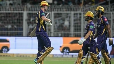 Cameron Green (L) walks back to the pavilion after his dismissal against SRH on Thursday. (AFP)