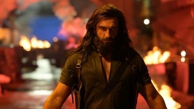 Ranveer Singh's still as Hamza from Dhurandhar The Revenge.