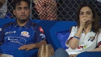 Travis Head and Abhishek Sharma scored 92 runs in the powerplay