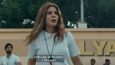 Ayesha Omar in a still from Mera Lyari.