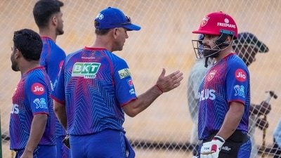 Home-cooked food indeed has magical properties. Is that what Ponting is telling Prabhsimran?! (PTI)