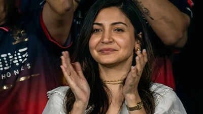 Anushka Sharma cheers for hubby Virat Kohli as he scripts IPL history; actress' Tulsi mala grabs attention - PICS