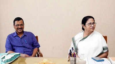 'Fighting one of the most difficult battles': Kejriwal extends support to Mamata ahead of Bengal polls