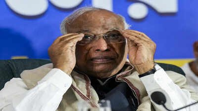 'I never said PM is a terrorist': Kharge clarifies remark, says 'Modi always threatens'; BJP calls Cong chief 'frustrated'
