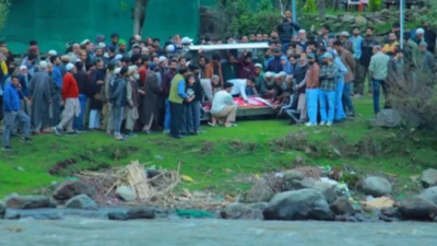 Death bridges LoC divide as relatives in PoK bid farewell across river