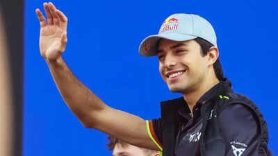 Pepe Marti turns ‘Professor Pepe’ to explain Pit Boost to his Formula E fans, watch