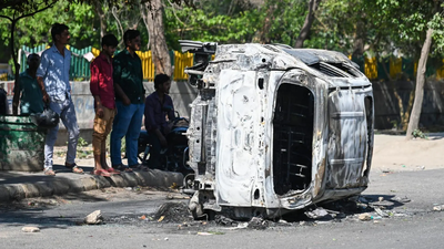 Noida protests: Workers’ outfit members from Delhi, Lucknow arrested; lawyer says due process not followed