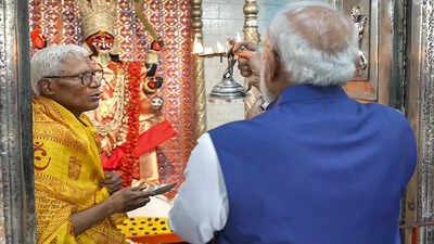 With prayers at Kali temple, Modi counters TMC veg claim