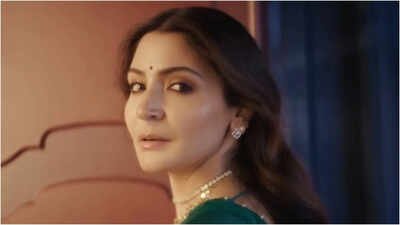 Anushka Sharma's recent jewellery brand ad sparked a social media debate, with some netizens calling her 'unrecognisable' and speculating about cosmetic procedures, while fans defended her beauty and called out double standards. On the work front, she awaits the release of her upcoming biopic 'Chakda Xpress' opposite Jhulan Goswami. Anushka Sharma's comeback divides social media; Netizens defend the actress as some fans call her 'unrecognizable'