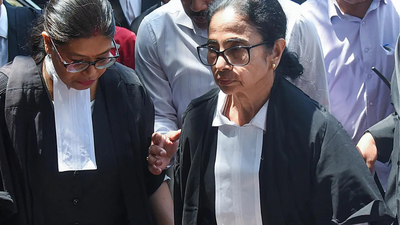 Ex-Bengal CM Mamata Banerjee In Lawyer’s Gown Argues Post-poll Violence Case In High Court