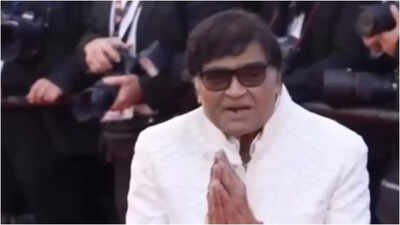 Veteran Marathi actors Ashok Saraf and Nivedita Saraf, along with Prajakta Mali, Ankita Prabhu-Walawalkar, and Kedar Joshi, attended Cannes 2026. At 78, Ashok made his Cannes debut, walking the red carpet in a bandhgala while Nivedita stunned in a Paithani saree. Their appearance won hearts and went viral online. Ashok Saraf attends Cannes 2026 for the first time at 78, holds wife Nivedita Saraf's hand on red carpet