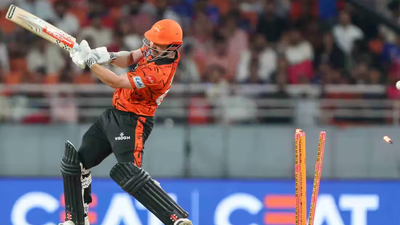 R Ashwin fumes at SRH batting collapse, advises 'management to think' Travis Head’s future