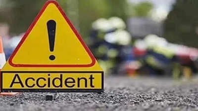 18, including 10 children, killed as truck overturns in Afghanistan