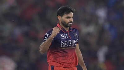 IPL 2026 Purple Cap: Bhuvneshwar Kumar’s 4/23 vs MI powers him back to top of wicket charts