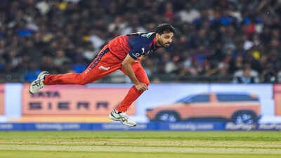 ‘Best after Bumrah!’ Dinesh Karthik’s old Bhuvneshwar Kumar verdict goes viral after MI masterclass