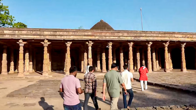 . Hindus given full access to complex: ASI