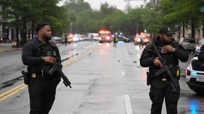White House shooting scare latest updates: US secret service shoots person near scene, bystander too shot at