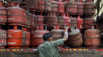 India has 78 days of crude stock, no shortage of LPG: Government to parliament panel