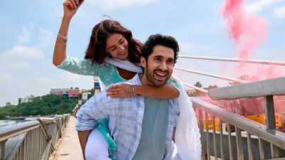 'Chand Mera Dil' box office collection Day 7: Ananya Panday and Lakshya starrer wraps first week with Rs 26 crore global gross