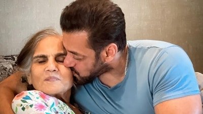 Salman Khan reveals his latest post left mom Salma Khan worried after it became a breaking news. Salman Khan reveals his latest post left mom Salma Khan worried after it became a breaking news.