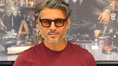 Aalim Hakim calls for people to treat crew members with dignity and respect. (Instagram)
