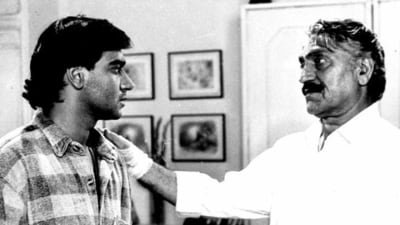 Ajay Devgn and Amrish Puri in a still from Jaan.
