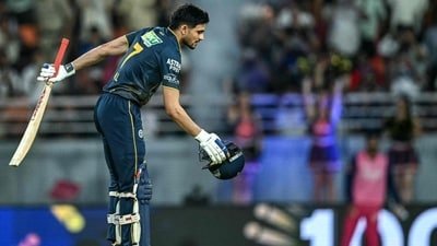 Shubman Gill celebrates after scoring a century against the Rajasthan Royals. (HT_PRINT)