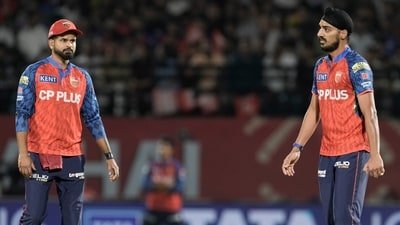 Shellshocked Shreyas Iyer and Arshdeep Singh during Punjab's loss to MI. (AP Photo/Ashwini Bhatia)
