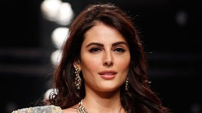Mandana Karimi has revealed that she is leaving India. Mandana Karimi has revealed that she is leaving India.