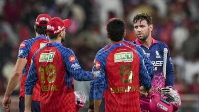Mullanpur: Rajasthan Royals' Donovan Ferreira, right, interacts with Punjab Kings' players after his team's win during the Indian Premier League (IPL) 2026 T20 cricket match between Punjab Kings and Rajasthan Royals, in Mullanpur, Tuesday, April 28, 2026. (PTI Photo/Shiva Sharma)(PTI04_28_2026_000691B) (PTI)