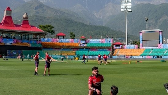 RCB vs GT LIVE Score, IPL Qualifier 1: Virat Kohli and teammates warm up at the picturesque HPCA Stadium in Dharamshala. RCB vs GT LIVE Score, IPL Qualifier 1: Virat Kohli and teammates warm up at the picturesque HPCA Stadium in Dharamshala.