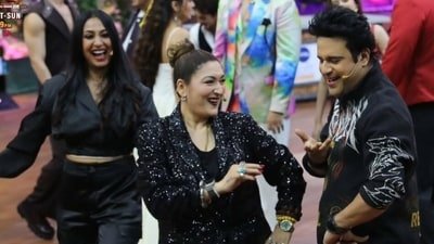 Krushna Abhishek, Kashmera Shah reunite with mami Sunita Ahuja.
