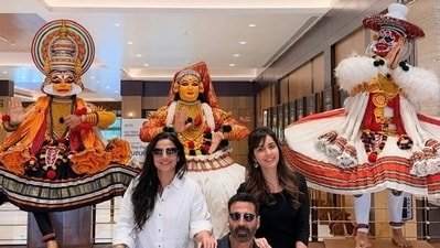 Akshay Kumar recently posted a photo with Vidya Balan and Raashii Khanna, while shooting in Keralam