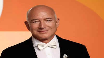 After telling Amazon users that if we ran Amazon like New York City runs its School system, packages would take weeks to reach; Jeff Bezos now tells New York mayor: Best way to put money in people's pockets is ...