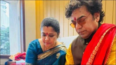Ashutosh Rana pens emotional note for Renuka Shahane on 25th anniversary: ‘Anand se purna samay tezi se beet jata hai’