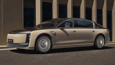 Huawei build a $104,000 sedan that's outselling the Mercedes-Maybach in China